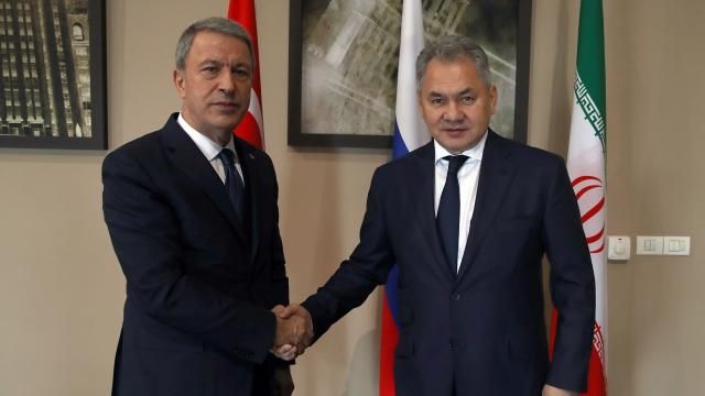 Hulusi Akar, Rusya Savunma Bakanı Sergey Şoygu ile görüştü