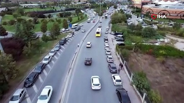 Kuyumcukent'te protesto: Araçlarını yol kenarına bırakıyorlar